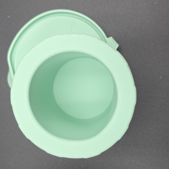 BNIB Silicone Ice Molding Tray For Stanley Cup, Thermos, Glasses, Or Any Cups. - Picture 4 of 5